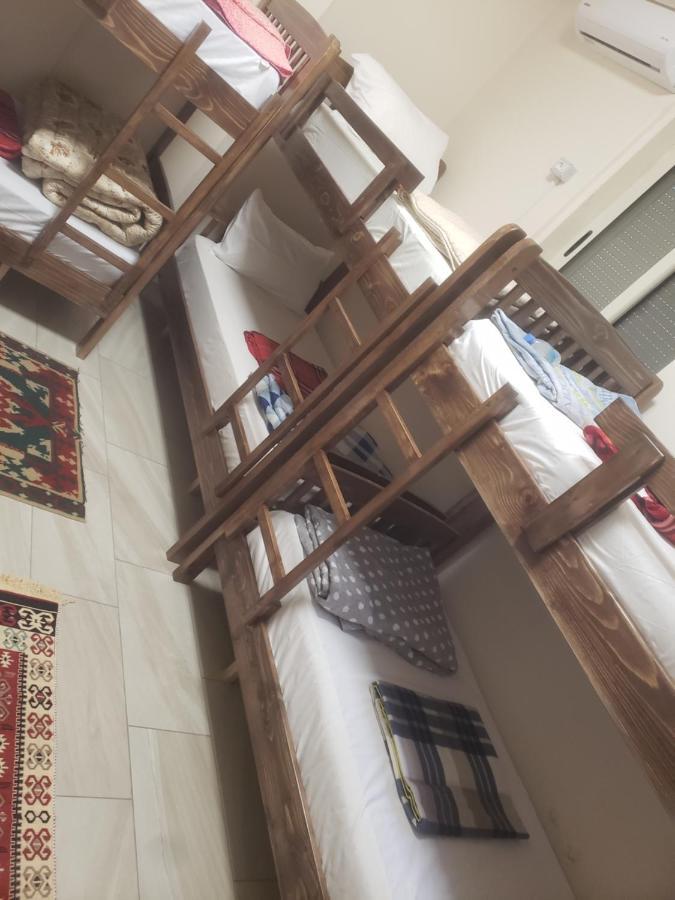 Hostel Oakland Тирана Экстерьер фото