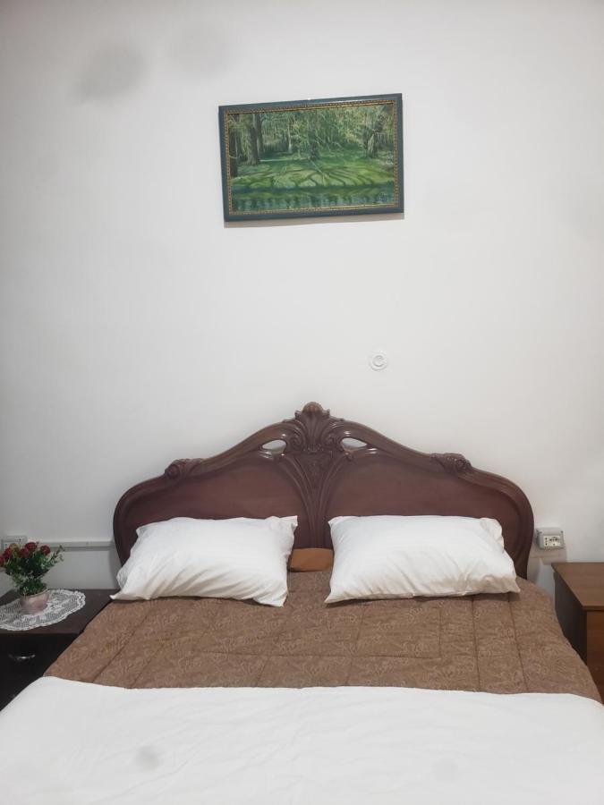 Hostel Oakland Тирана Экстерьер фото