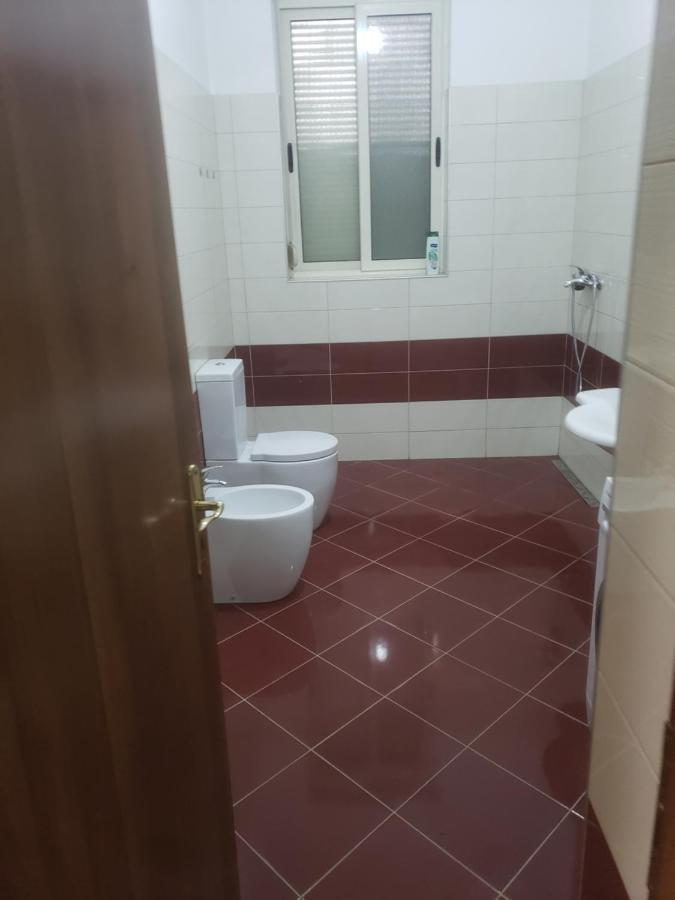 Hostel Oakland Тирана Экстерьер фото