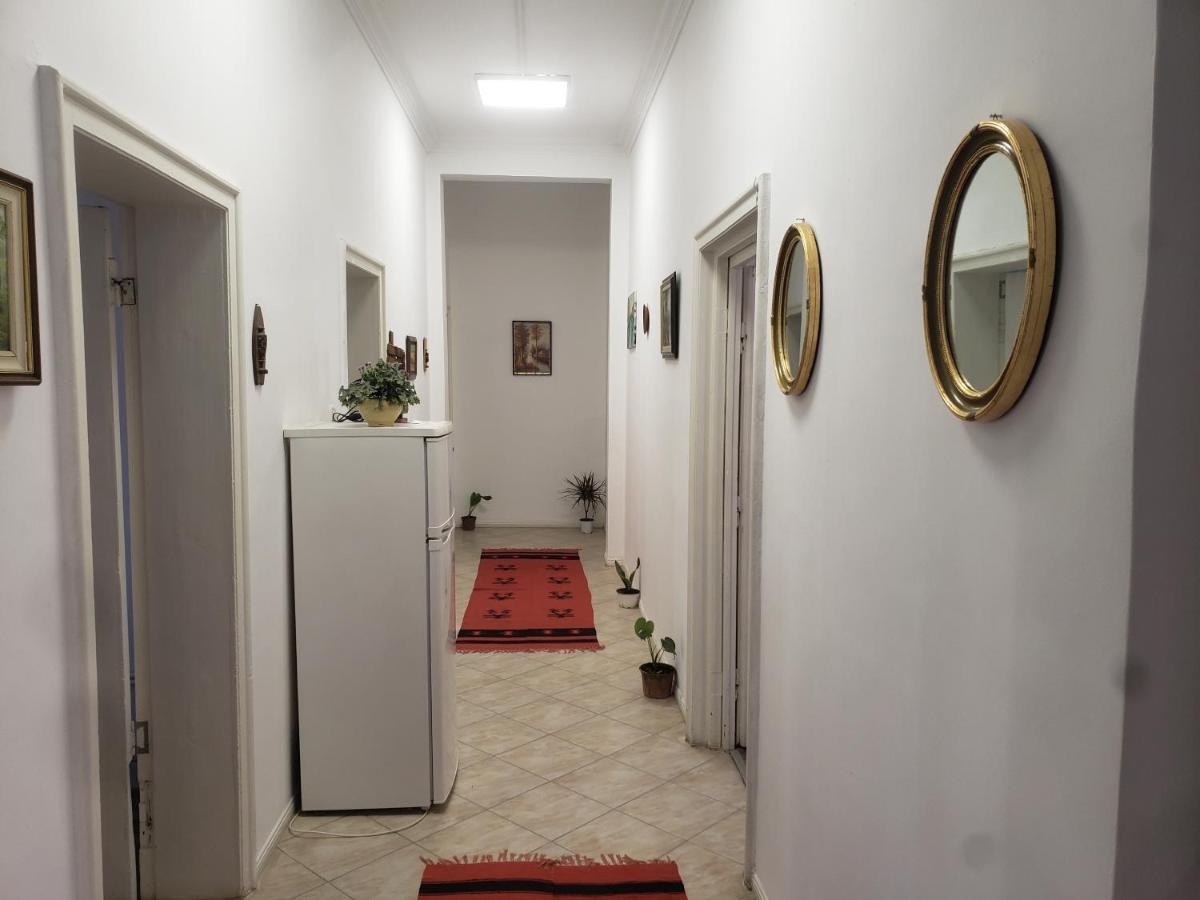 Hostel Oakland Тирана Экстерьер фото