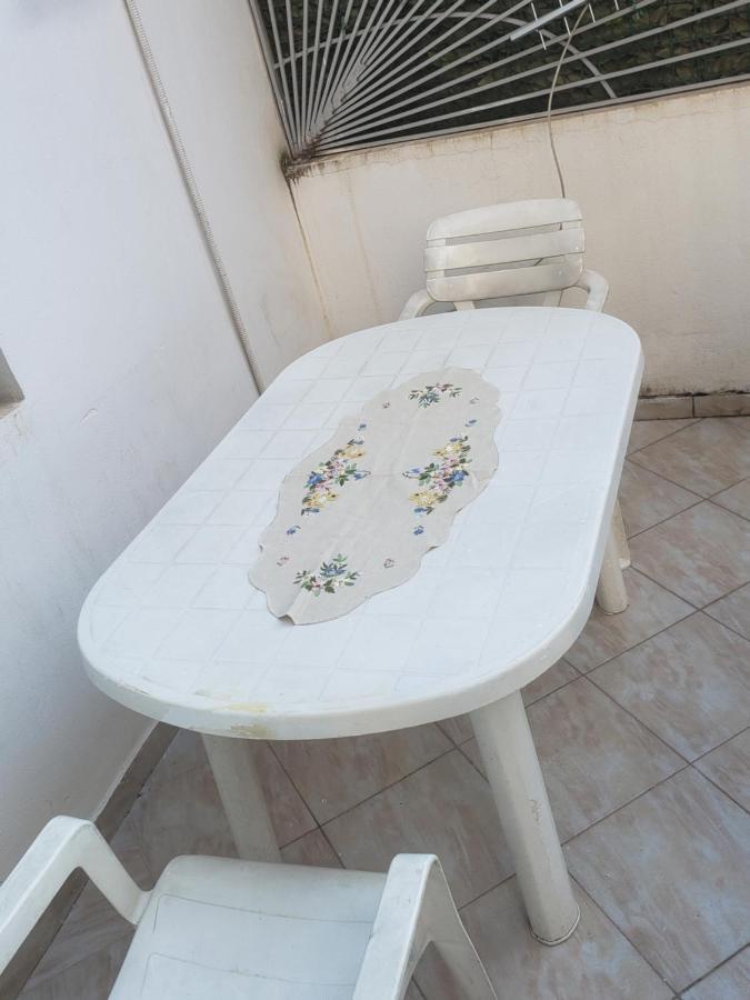 Hostel Oakland Тирана Экстерьер фото