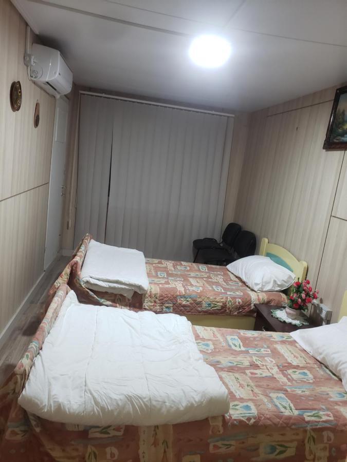 Hostel Oakland Тирана Экстерьер фото