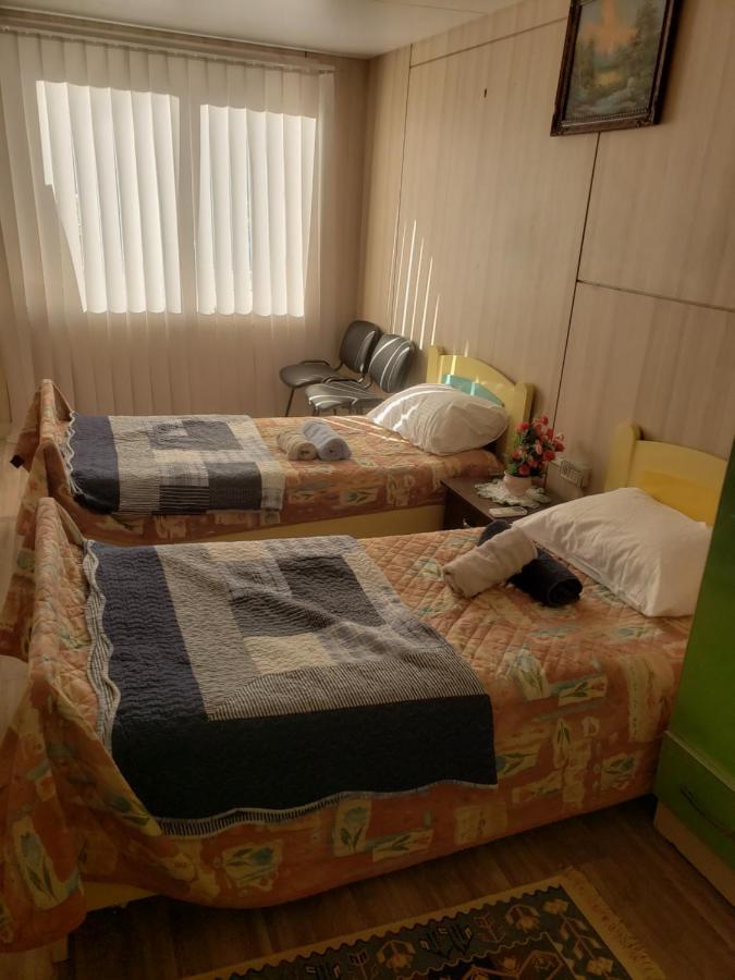 Hostel Oakland Тирана Экстерьер фото