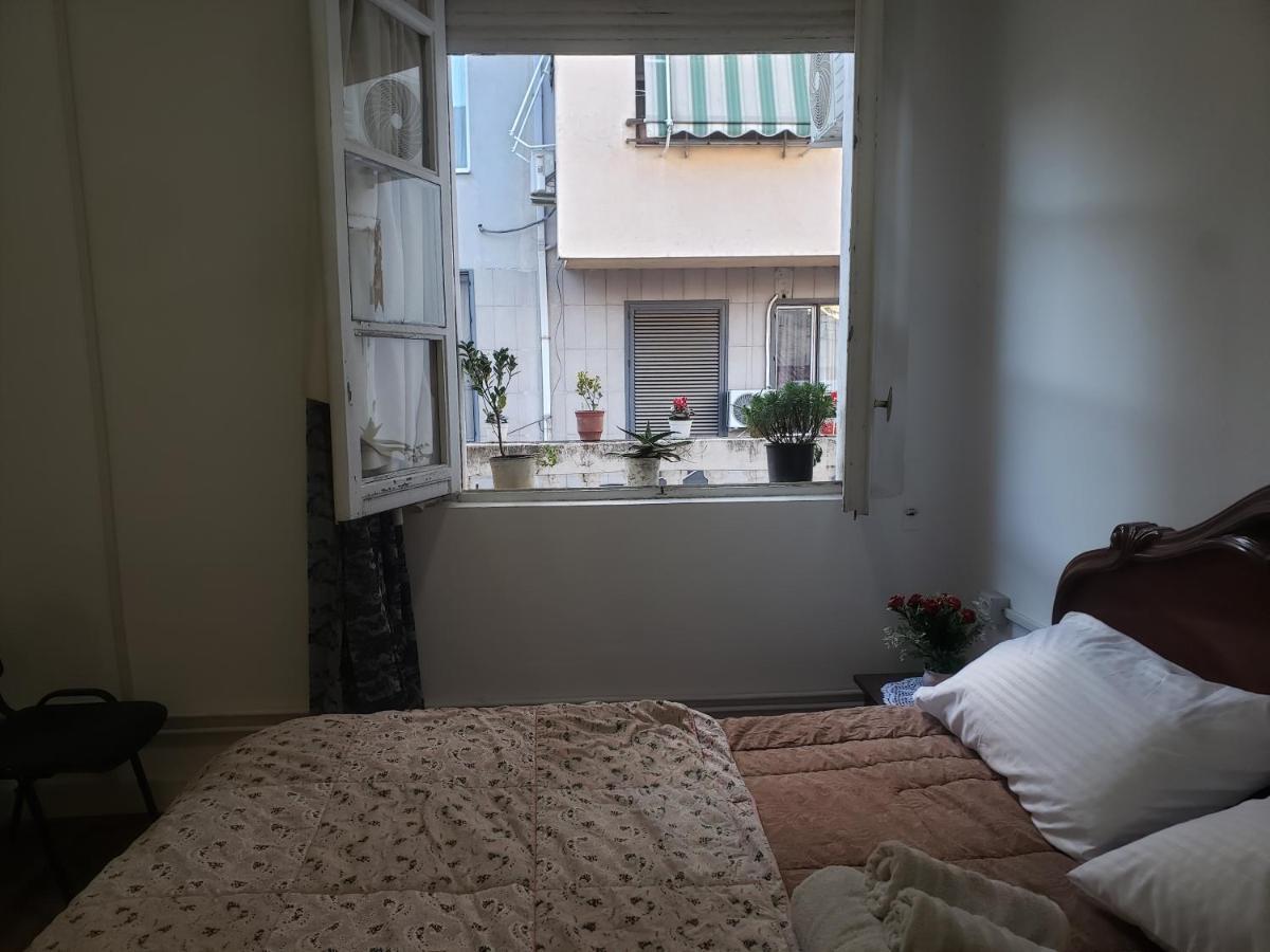 Hostel Oakland Тирана Экстерьер фото