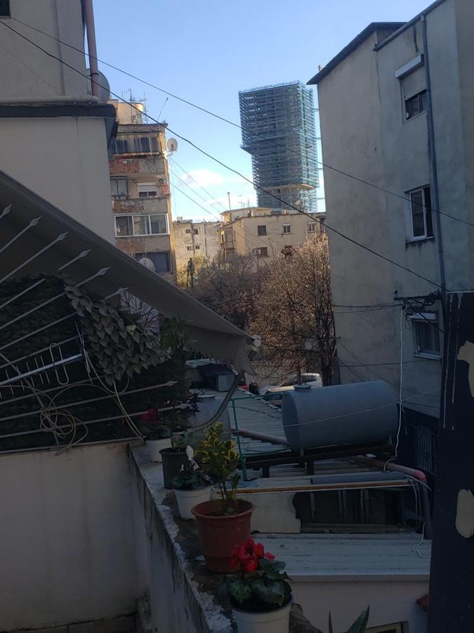 Hostel Oakland Тирана Экстерьер фото