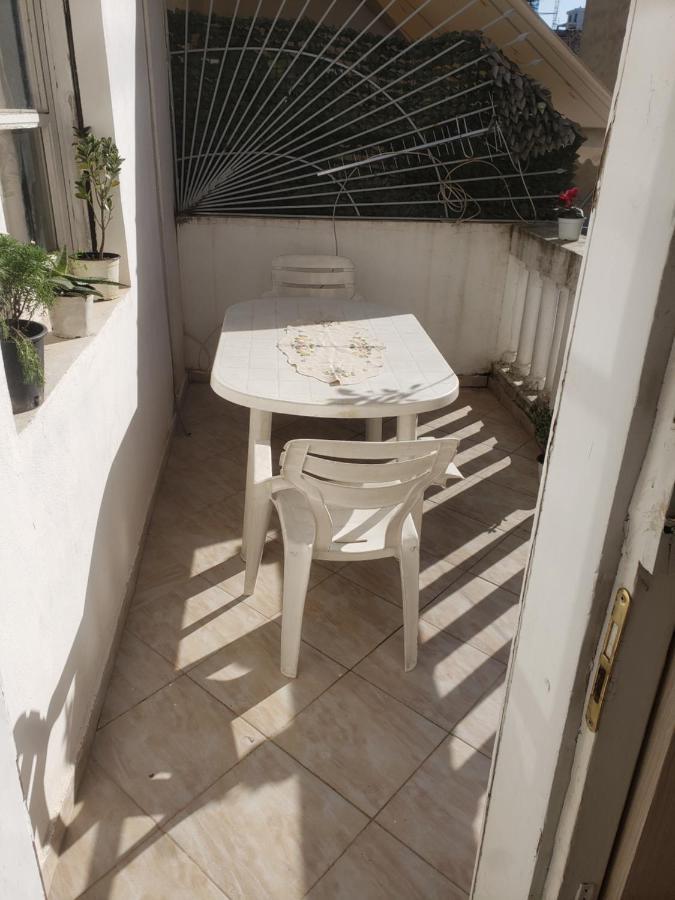 Hostel Oakland Тирана Экстерьер фото