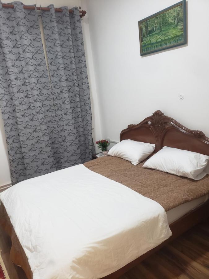 Hostel Oakland Тирана Экстерьер фото