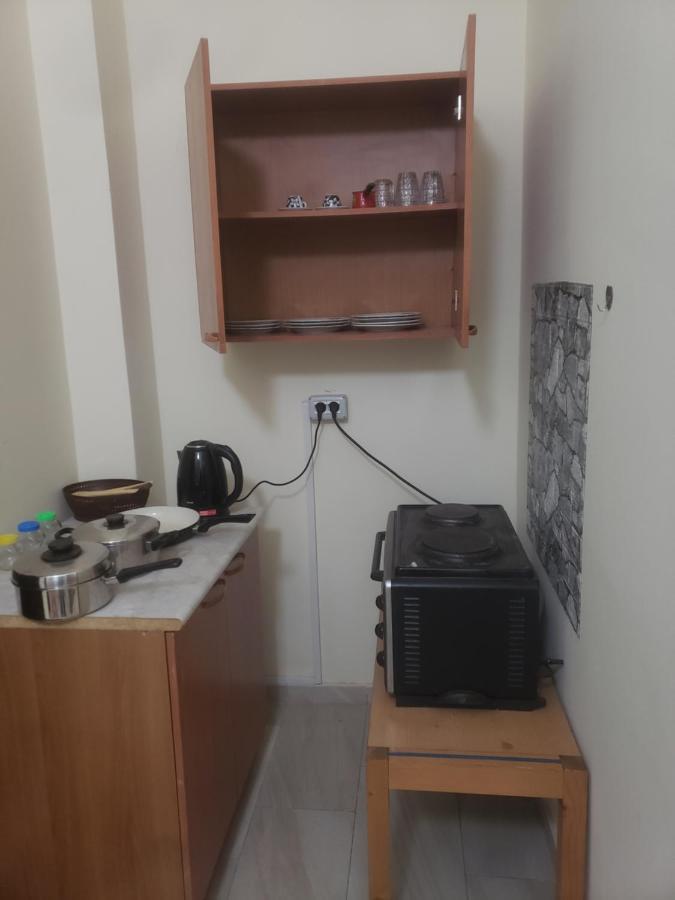 Hostel Oakland Тирана Экстерьер фото