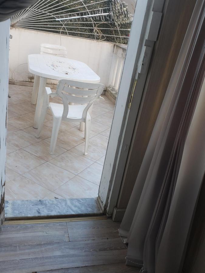 Hostel Oakland Тирана Экстерьер фото
