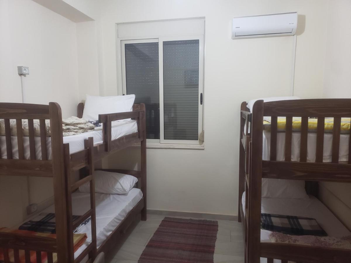 Hostel Oakland Тирана Экстерьер фото