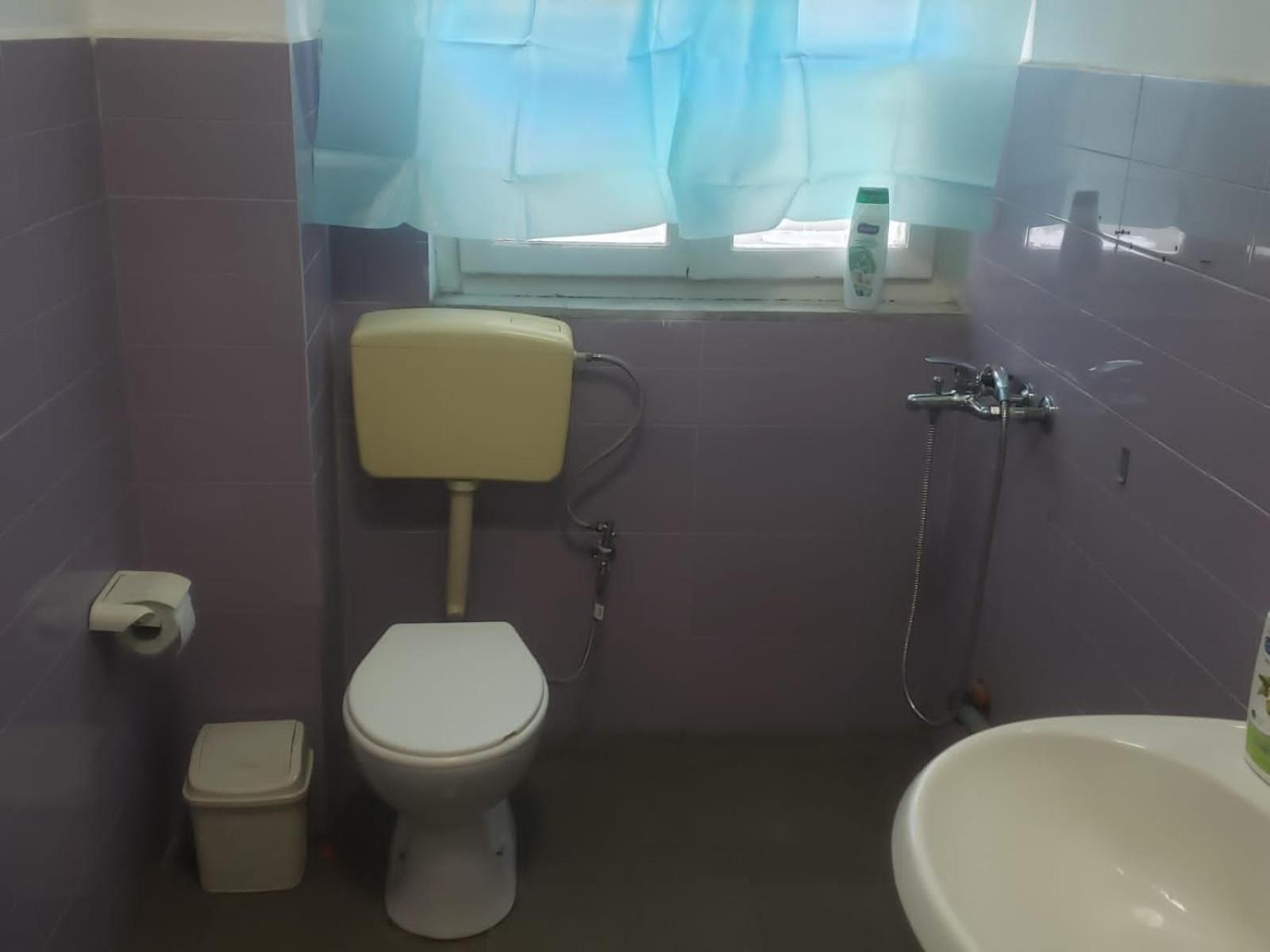 Hostel Oakland Тирана Экстерьер фото