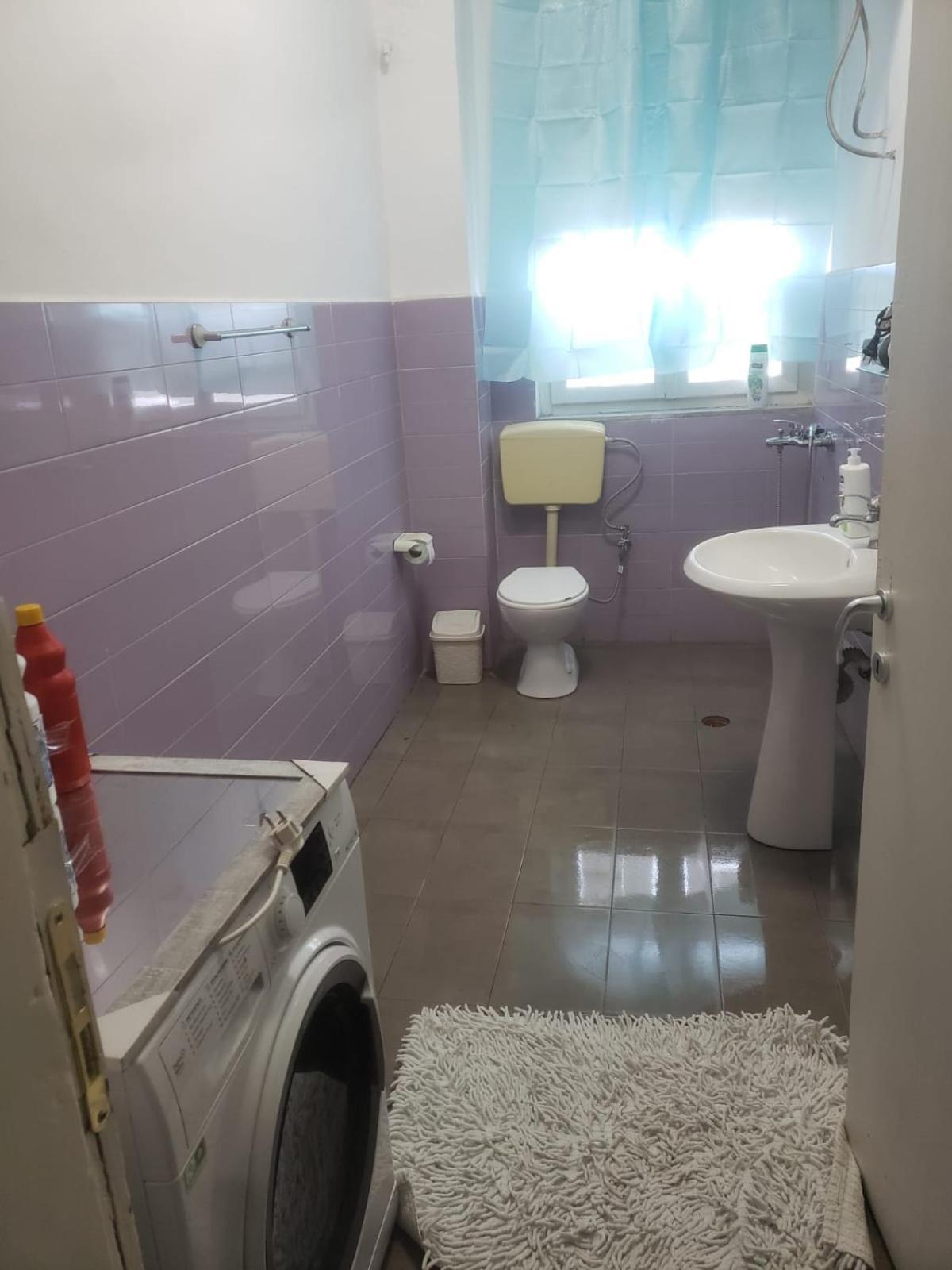 Hostel Oakland Тирана Экстерьер фото