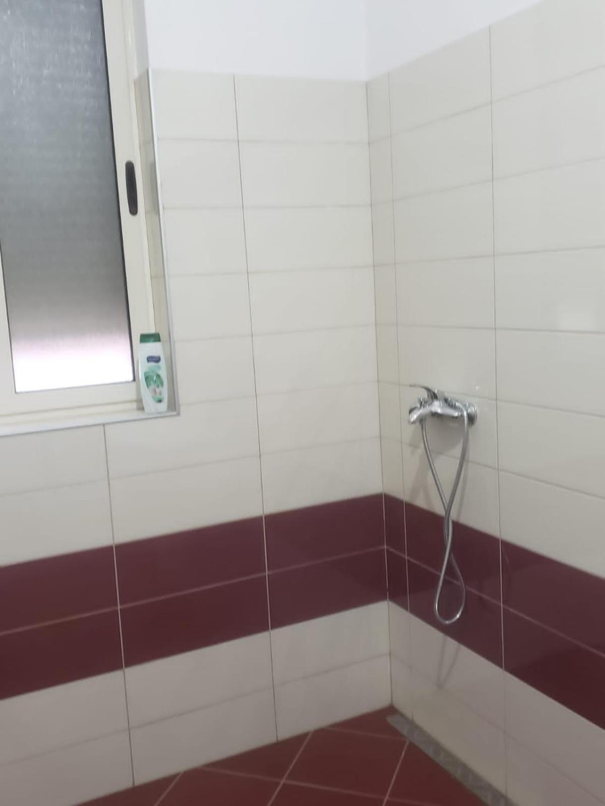 Hostel Oakland Тирана Экстерьер фото