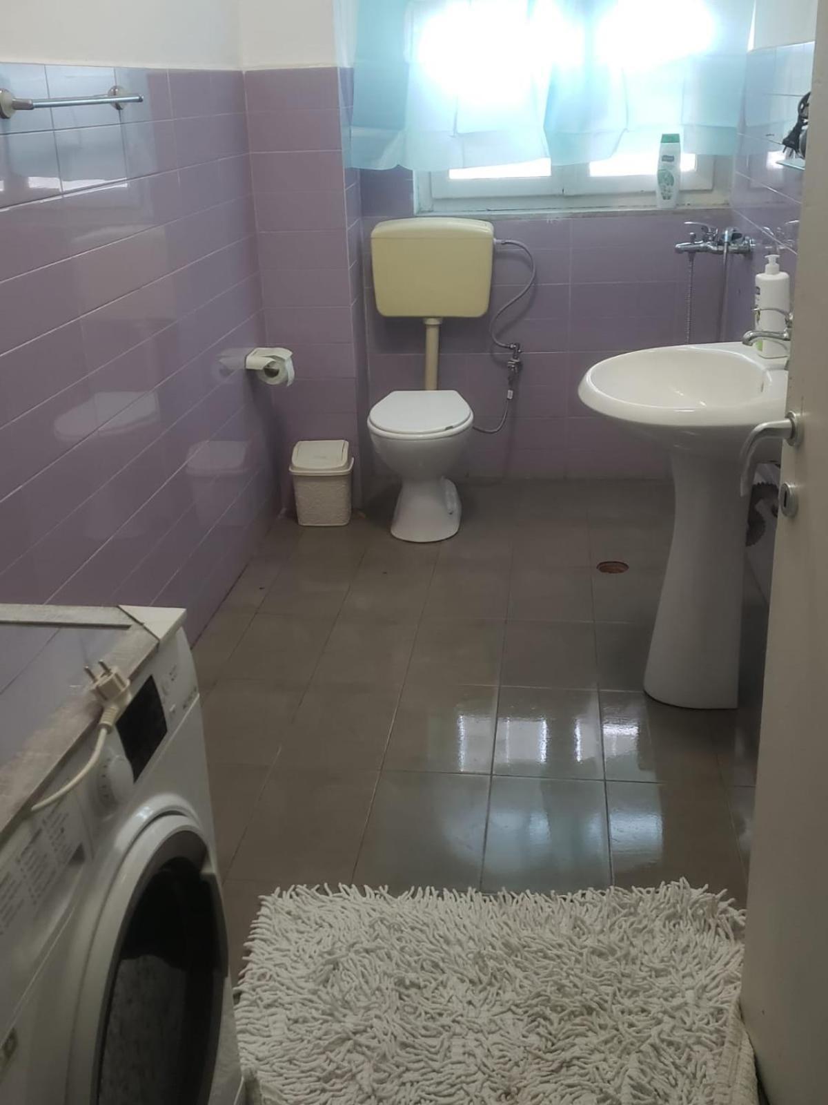 Hostel Oakland Тирана Экстерьер фото